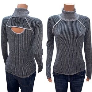 ABERCROMBIE & FITCH RIBBED VISCOSE BLEND TURTLENECK, SIZE S